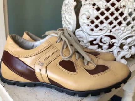 Louis Vuitton - Sneakers - Size: Shoes / EU 38.5 - Catawiki