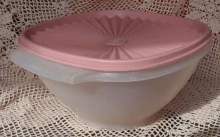 Vintage Tupperware Servalier Bowl Set of 2 Pink & White Lid