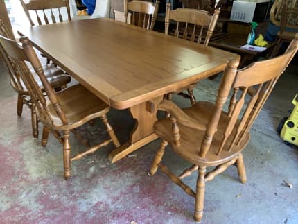 narrow magazine rack table