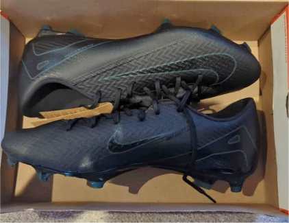 Gumtree soccer shops boots