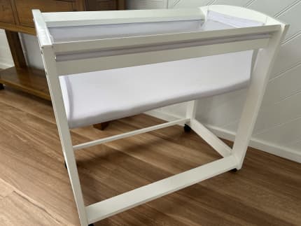 Tasman eco amore outlet bassinet white