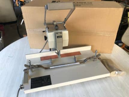 XHC-150N - Heavy Duty 3 Hole Punch - Built In Paper Guide (150 Sheets)