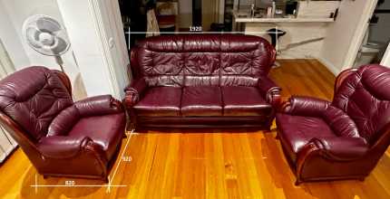Italy import genuine leather lounge sofa 3 +1 + 1 in perfect condition