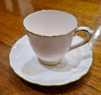 porcelain tea cups and saucers sets in Victoria