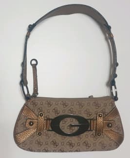 GENUINE ORIGINAL GUESS HAND BAG WITH MATCHING GUESS PURSE $50, Bags, Gumtree Australia Wollongong Area - Woonona