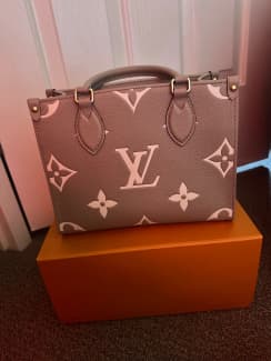 Louis Vuitton Monogram Canvas and Reverse Speedy 30 Bandouliere Bag M41112  2019