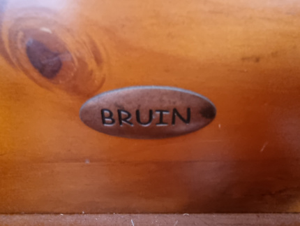 Bruin change table shop