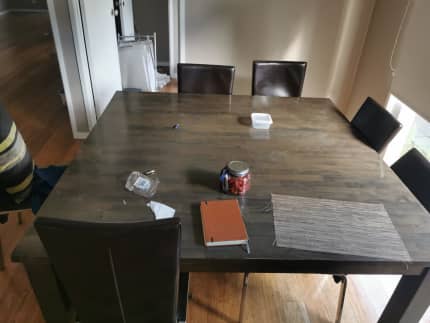 Free dining 2025 table gumtree