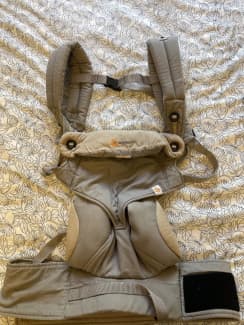 Ergo baby hotsell carrier adelaide