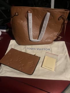 LOUIS VUITTON NEVERFULL MM VS ONTHEGO GM COGNAC SIDE BY SIDE