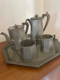 VINTAGE CRAFTSMAN SHEFFIELD HAMMERED PEWTER TEA / COFFEE POT