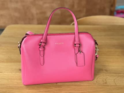 Guess hand bag pink color, Bags, Gumtree Australia Frankston Area -  Seaford