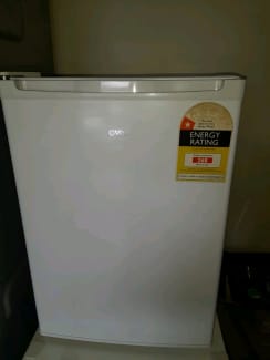 gva 67l bar fridge