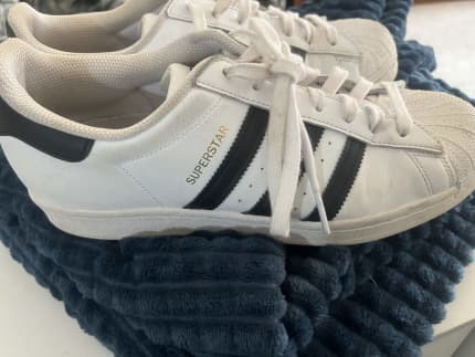 Adidas superstar clearance black white gumtree