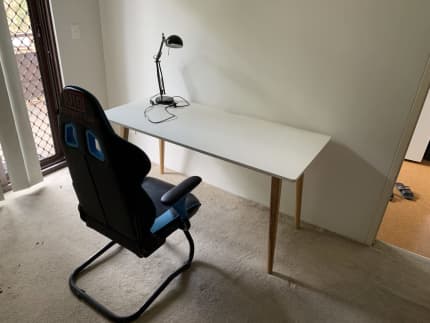 second hand computer table and chair