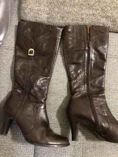 ladies leather boots size 10