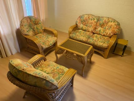 Cane lounge gumtree hot sale