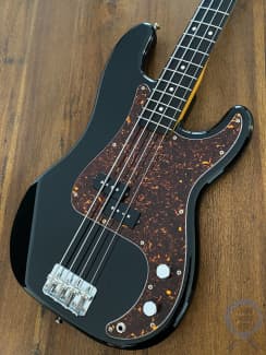 fender precision bass gumtree