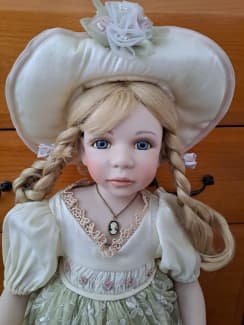 Hillview lane dolls online