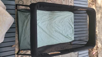 Baby bjorn hotsell travel cot gumtree