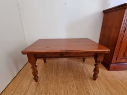 second hand pine coffee table