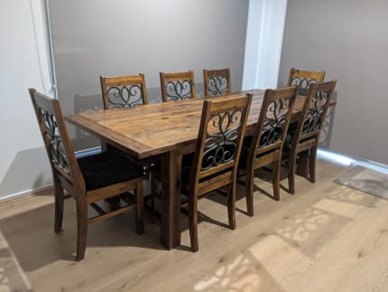 gumtree dining table and chairs