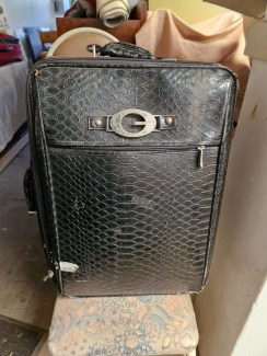 Guess suitcase australia online