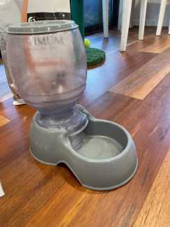 Gravity feeder for pets - K-Mart