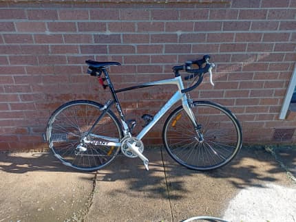 Giant defy outlet 9 road bike