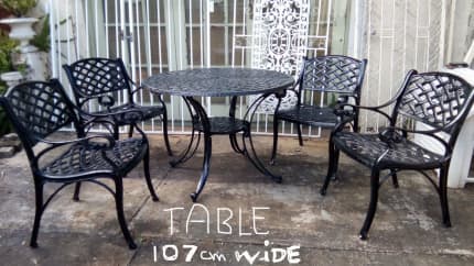 outdoor table chairs gumtree