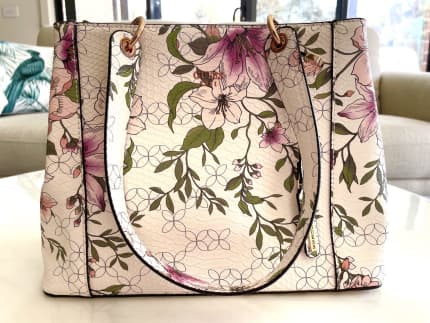 Guess hand bag pink color, Bags, Gumtree Australia Frankston Area -  Seaford