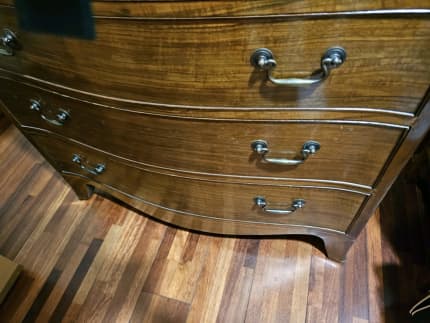 Mahogany chest deals of drawers gumtree