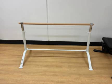 Ballet Barre Portable for Home Single Ballet Bar Freestanding Barre  Equipment for Home Perfect for Exercise Balance Building Core  Flexibility(Size:1M) (1.5M) : : Sports & Outdoors