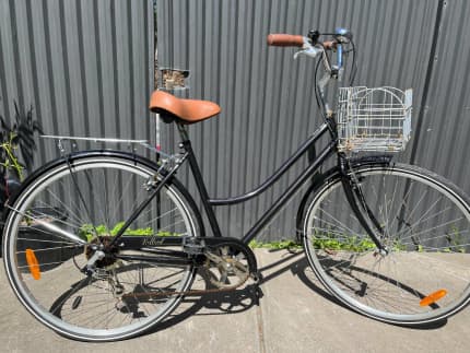 womens black bike with basket