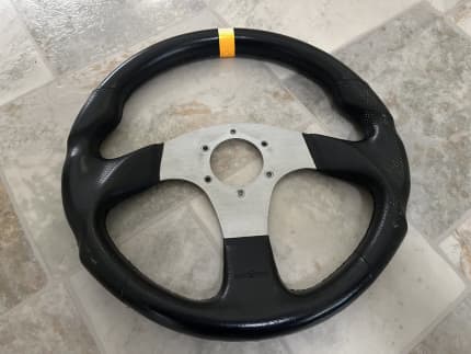 momo tuner D35 KBA 70116 MOMO - 定番 MOMO race ステアリング 35Φ