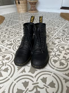 Where to buy on sale used doc martens