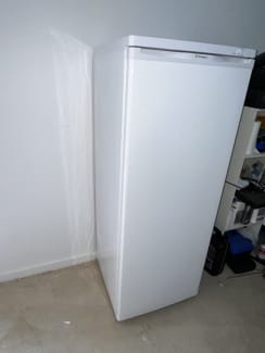 vertical freezer good guys