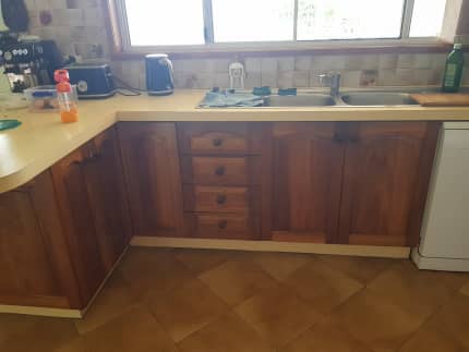 Restoring tasmanian deals oak kitchen cupboards