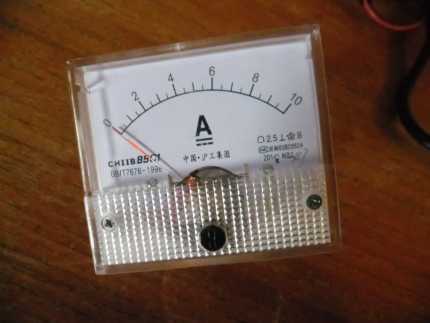 AMMETER: analogue 0-10amp DC incl fasteners - brand new