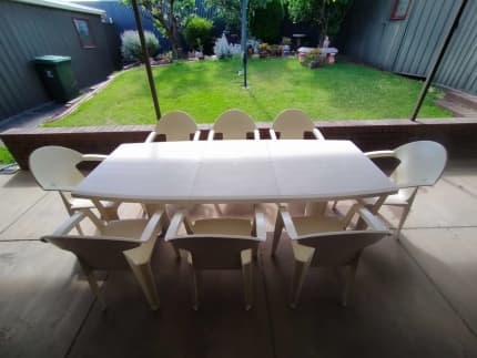 Outdoor best sale chairs gumtree