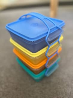 Tupperware Square-Away Stackable Picnic pack~ Square Away w/ Carry Handle