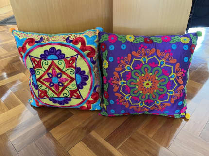 Ishka cushion outlet