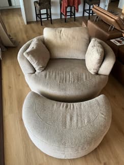 Plush snuggle 2025 chair gumtree