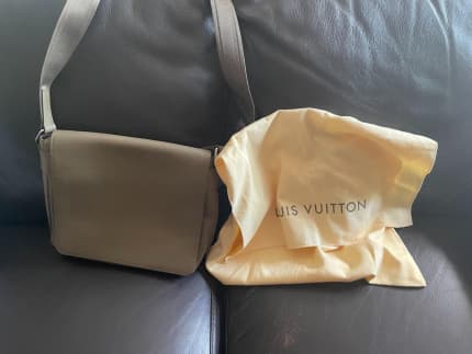 Authentic LOUIS VUITTON LV Pont 9 Shoulder Crossbody Bag + Receipt MSRP  $4200