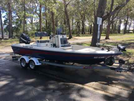 BOAT - POLYCRAFT 530 WARRIOR CENTER CONSOLE