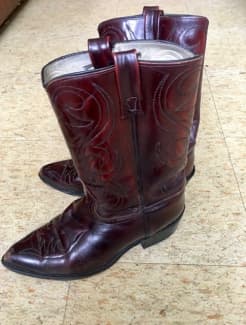 used mens cowboy boots size 9