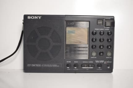Sony ICF-F10 Two 2 Band FM/AM Portable Battery Transistor Radio