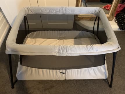 Baby bjorn outlet travel cot gumtree