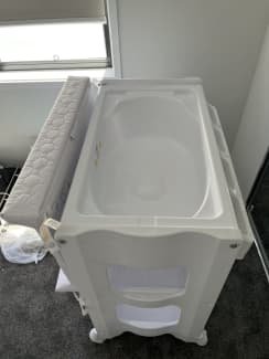 4baby bath best sale and change table