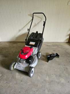 Honda HRU173 lawn mower catcher vgc Lawn Mowers in Altona North VIC Gumtree Australia